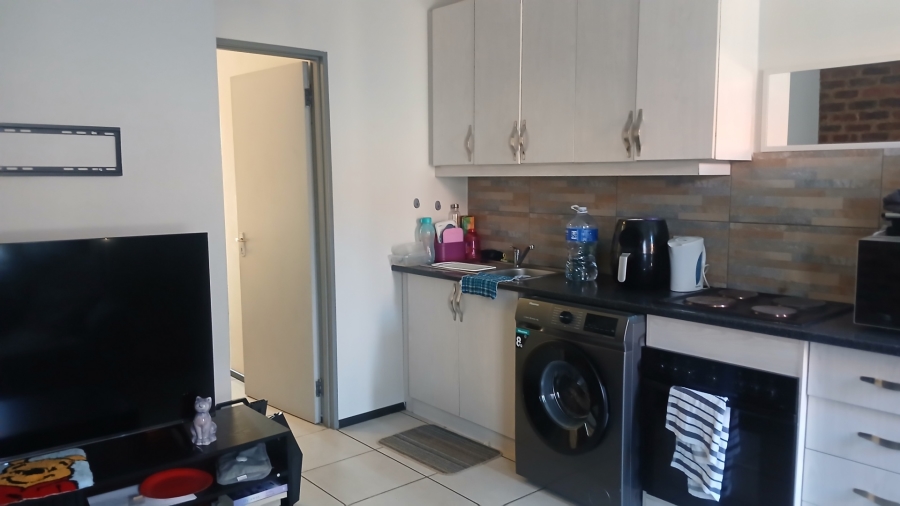 1 Bedroom Property for Sale in Bult West North West